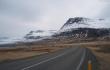 Islandijos 92-as kelias paiuose alies rytuose, leisiantis mums toliau keliauti autostopu  pietus. Reydarfjordur