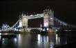 Tower Bridge nakt ir lyjant