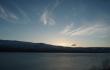 Fjordas, Akureiris ir kalnas vakaro dangaus fone