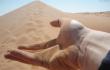 Kažkada ir iš mūsų gyvenimų Viešpaties rankose liks tiek, kiek liko smėlio mano delne (Iš pasakos apie byrantį smėlį ir bėgantį laiką)
