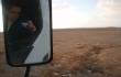 Fotografas dirba iš jordanietiškos fūros-sunkvežimio kabinos