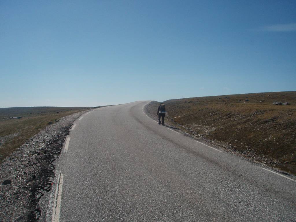 Keliu i Nordkapo, poskis ir kaln