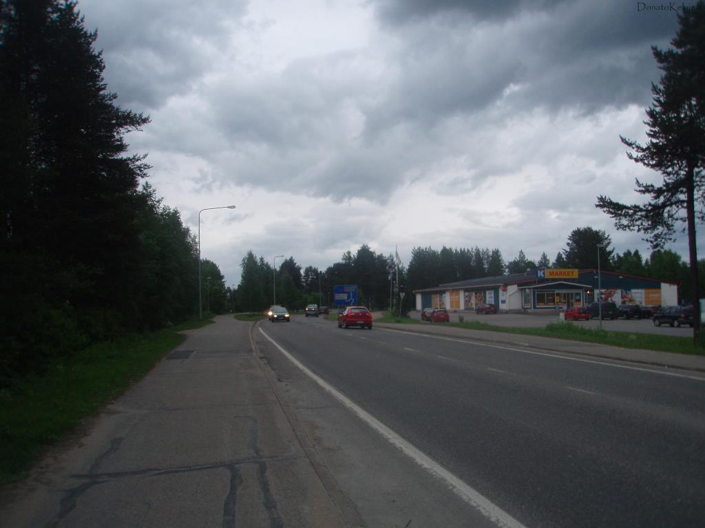 Parduotuv� Sodankyloje, �vilgsnis atgal