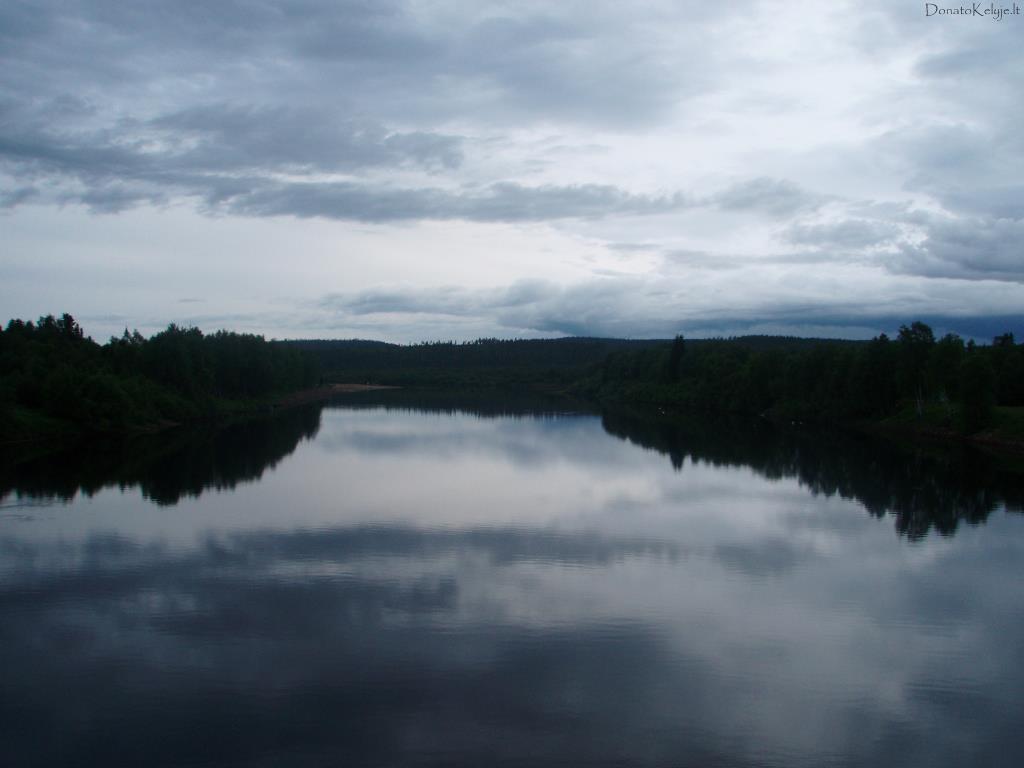Nepakartojama �iaur�s Suomijos gamta. Vakaras Ivalo, laikas 21:47 val.
