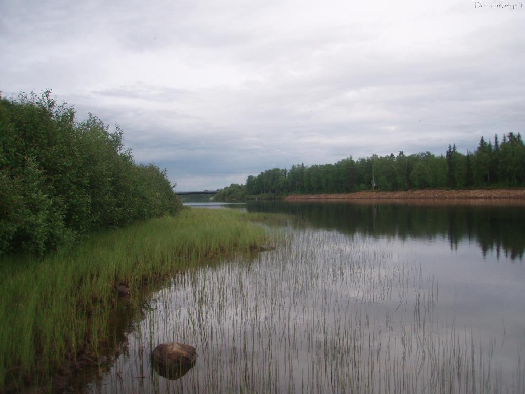 Tiltas, kuriuo at�jome. Vakaras Ivalo, laikas 22:24 val.