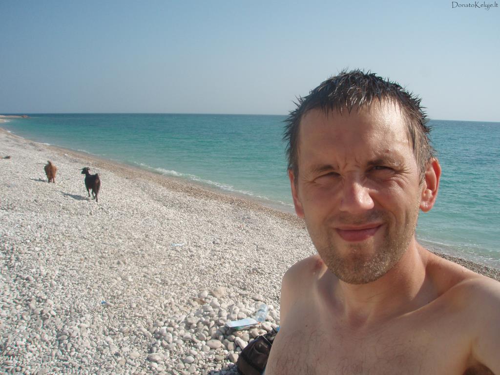 Okos (tikros) ir a ant Omano lankos kranto